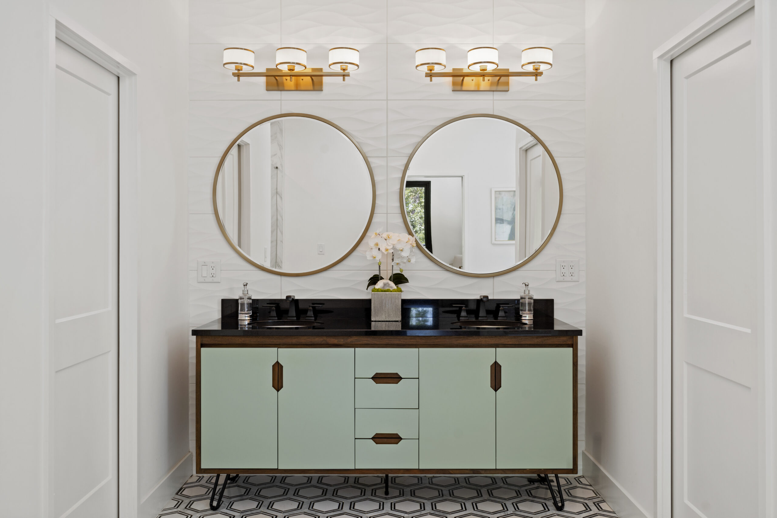 Bathrooms Photo Gallery header
